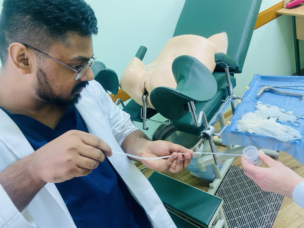 Успішно завершили навчальний модуль № 3 студенти 14 групи VI курсу міжнародного факультету ПДМУ з предмету «акушерство і гінекологія».